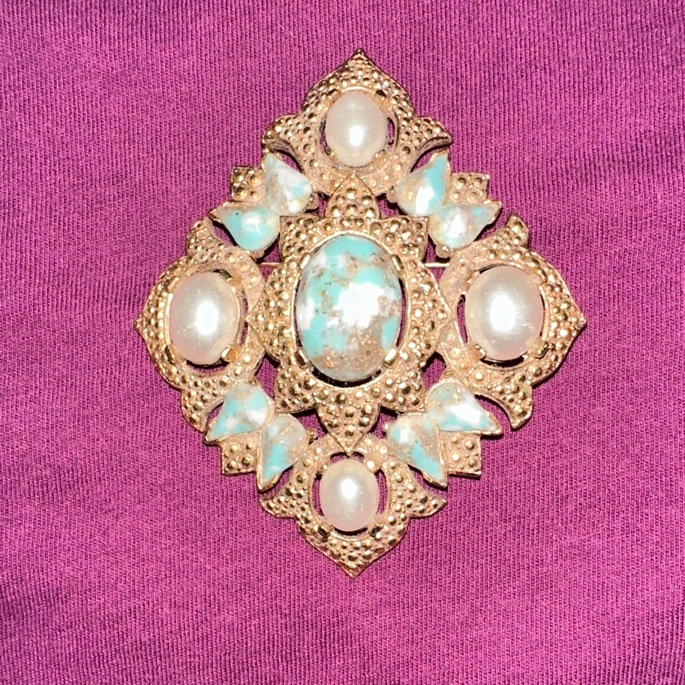 Vintage Sarah Coventry Remembrance Brooch - Signed